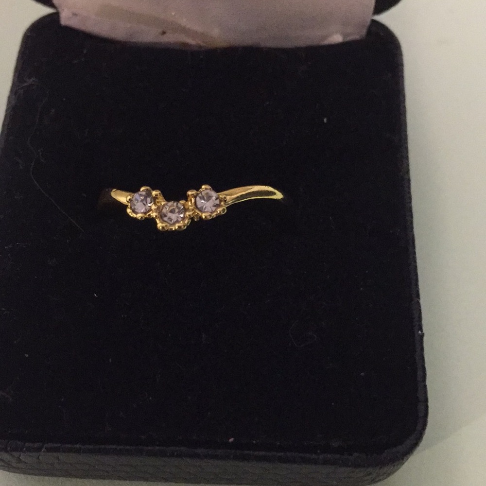 Ladies ring NEW size 7, fashion